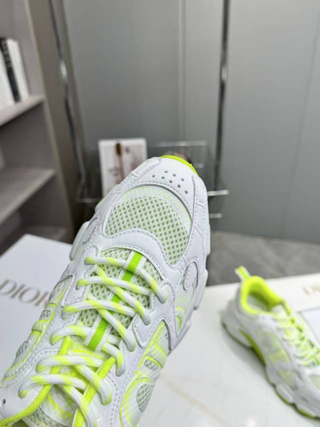 CD CHORONO SNEAKER IN WHITE AND LIGHT GREEN MESH