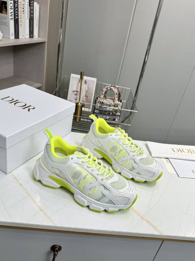 CD CHORONO SNEAKER IN WHITE AND LIGHT GREEN MESH