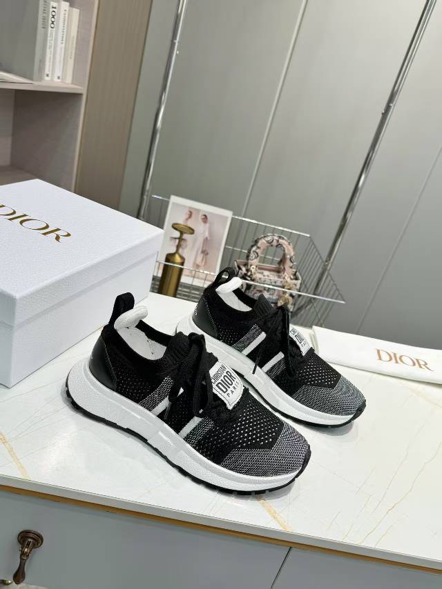 CD RUN SNEAKER 25S IN BLACK MESH FABRIC TWO-TONE SOLE