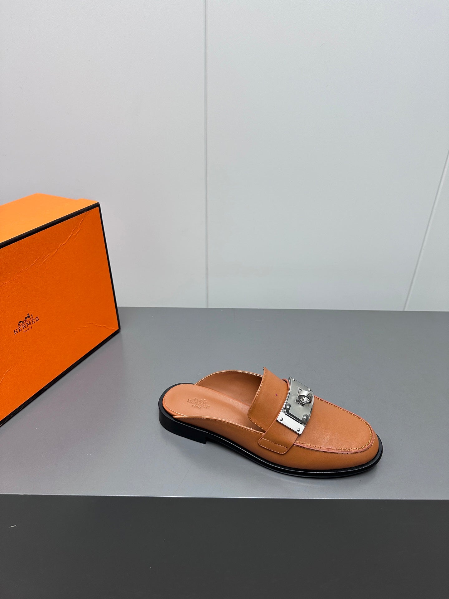 0Z MULE IN BRONZE BROWN LAMBSKIN