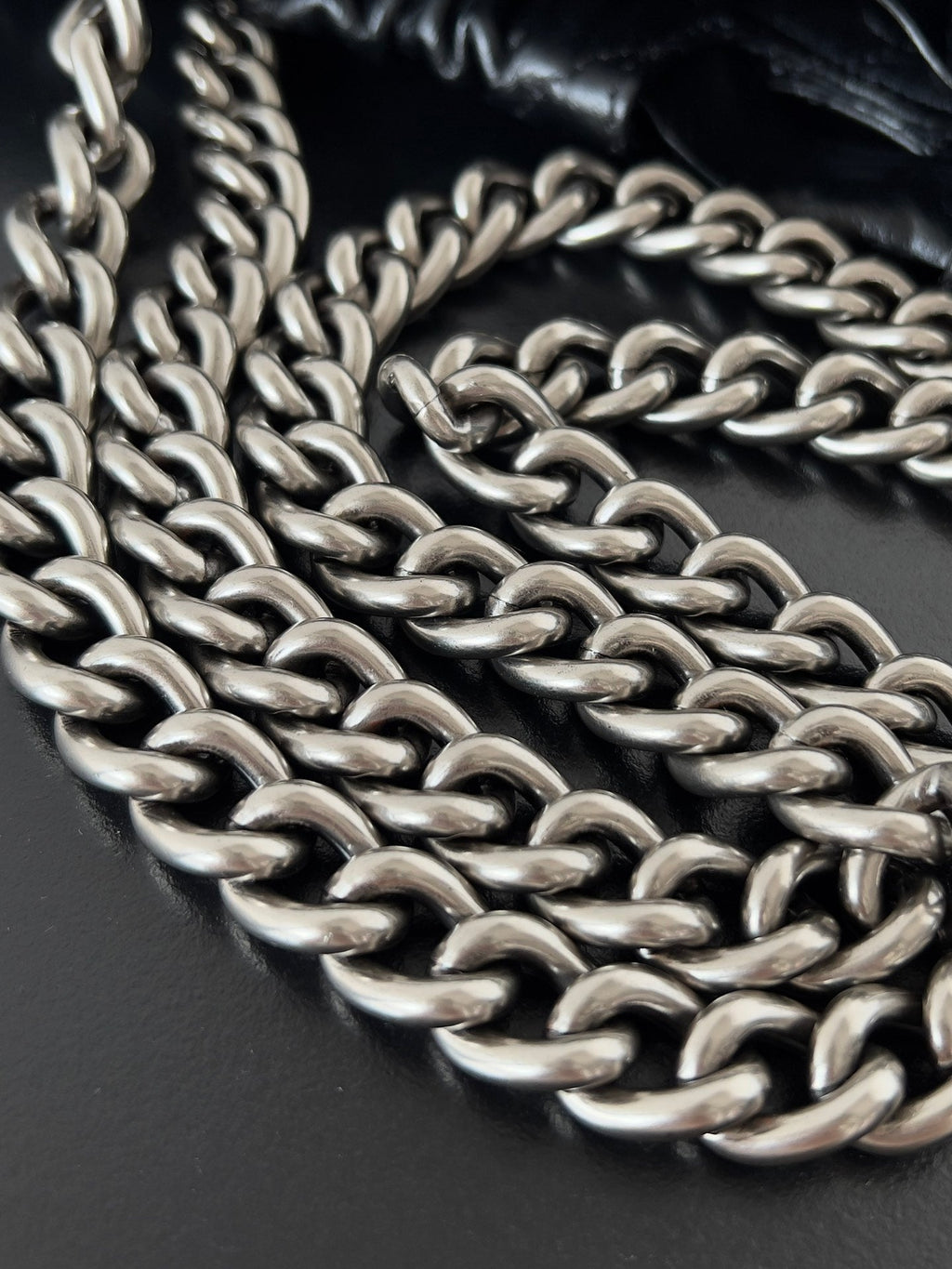 CRUSH LARGE TOTE BAG 46 IN BLACK QUILTED CALFSKIN SILVER HARDWARE