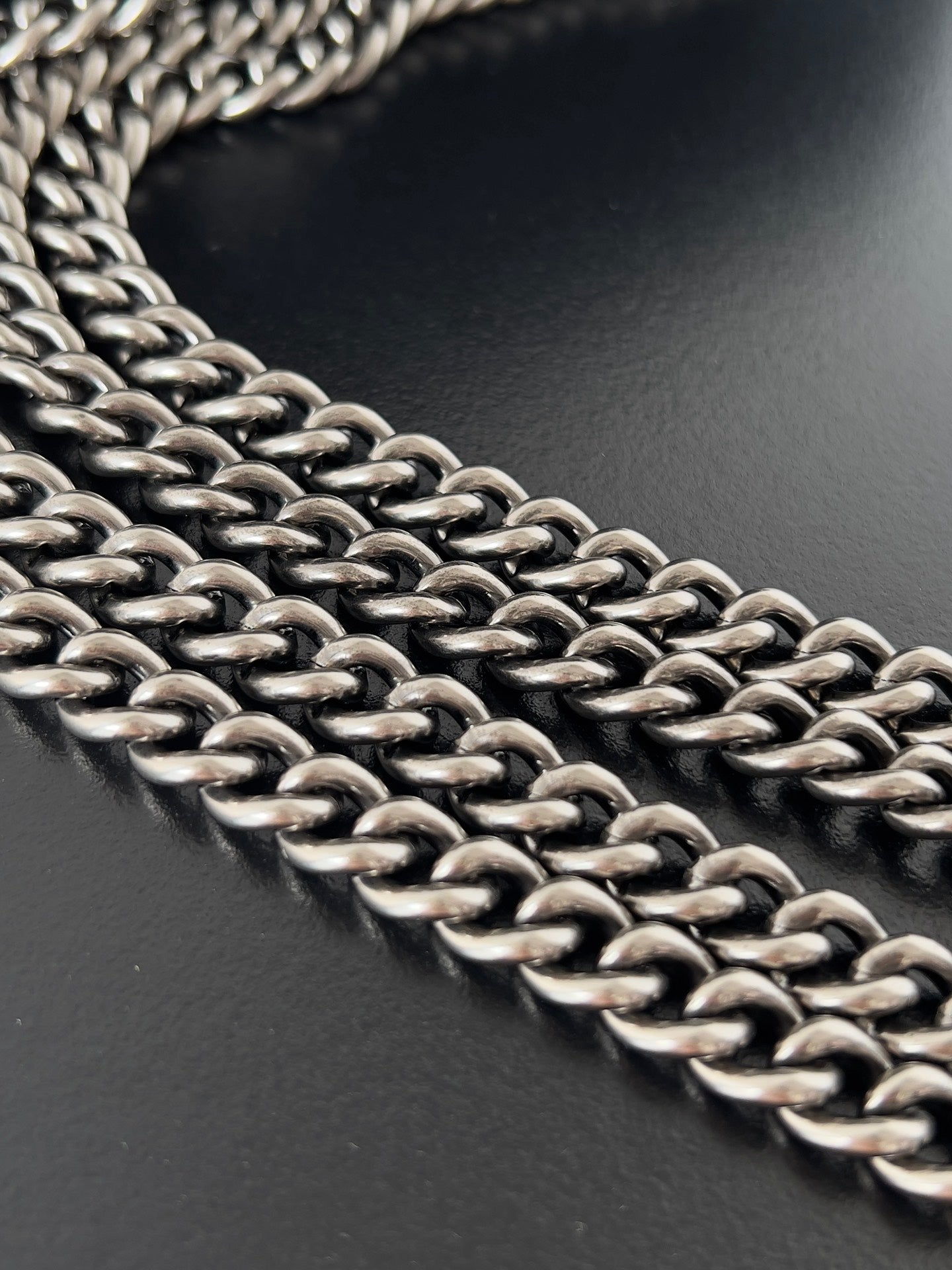 CRUSH TOTE BAG 20 IN BLACK QUILTED CALFSKIN SILVER HARDWARE