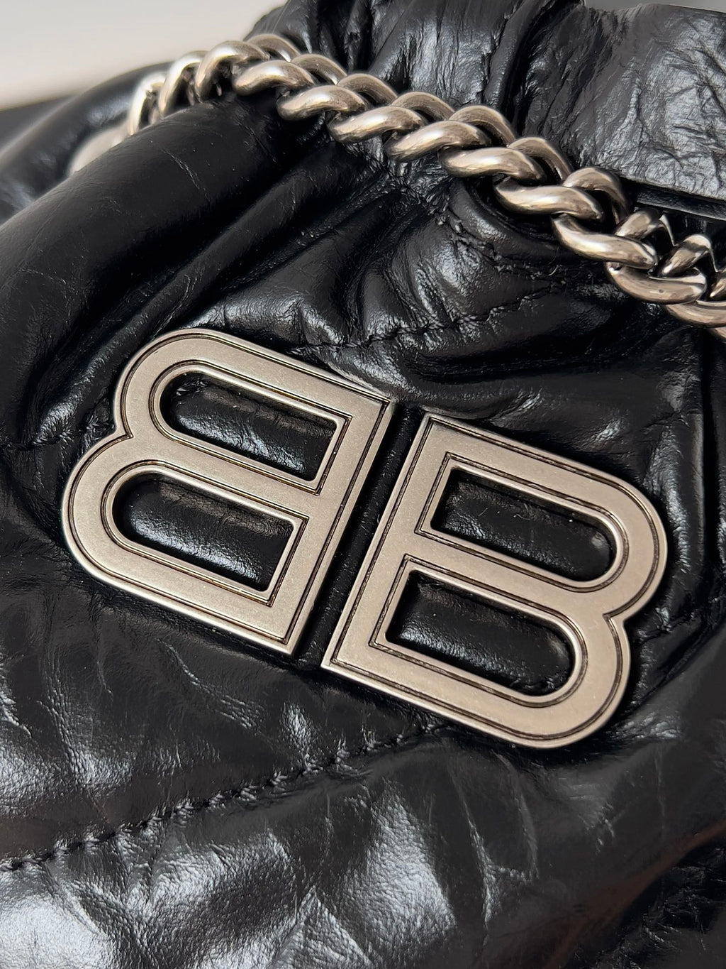 CRUSH TOTE BAG 20 IN BLACK QUILTED CALFSKIN SILVER HARDWARE