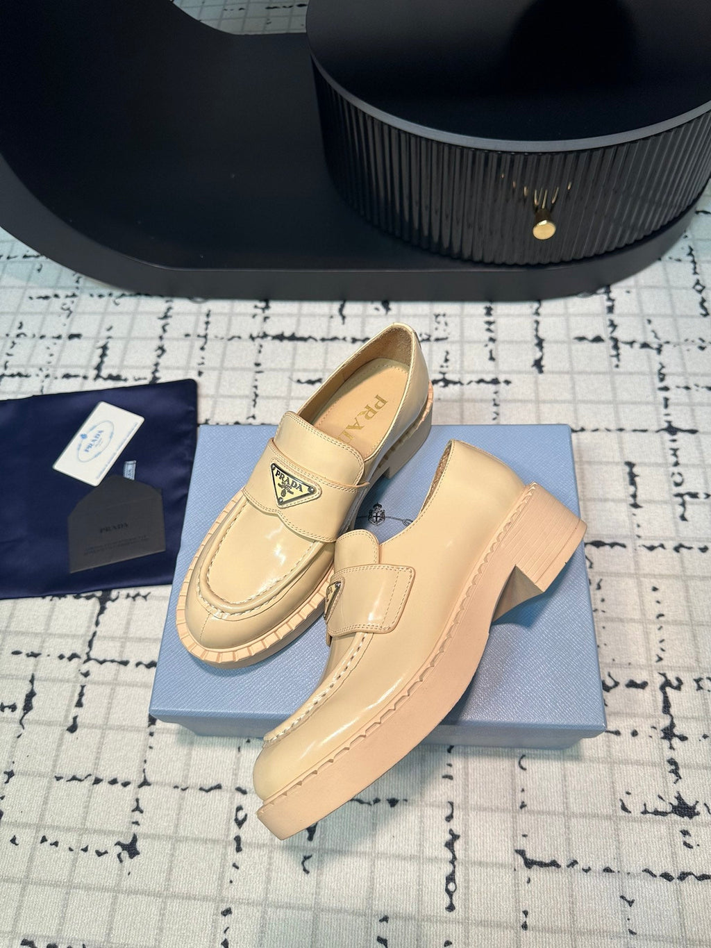 PRA SCHOCOLATE BRUSHED LOAFERS CREAM CALFSKIN