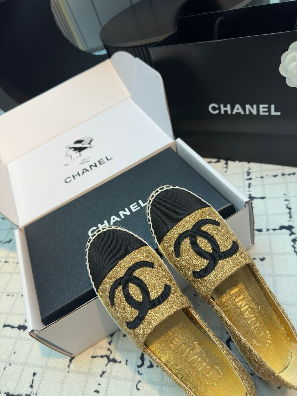 ESPADRILLES LOAFERS IN METALIC GOLD TWEED AND BLACK SATIN