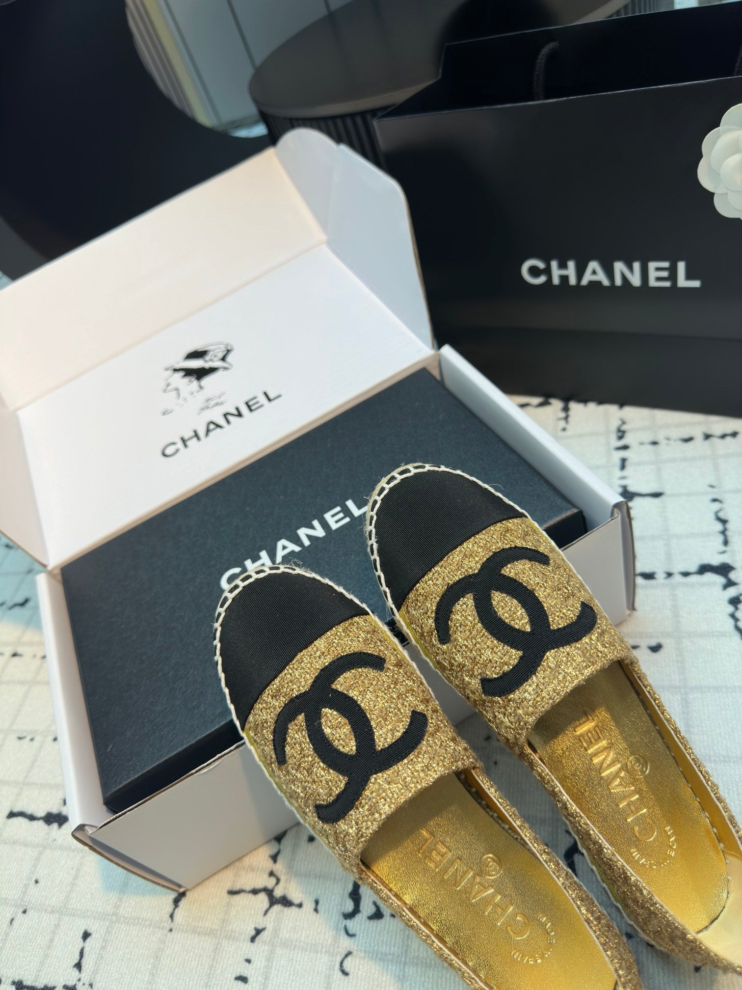 ESPADRILLES LOAFERS IN METALIC GOLD TWEED AND BLACK SATIN