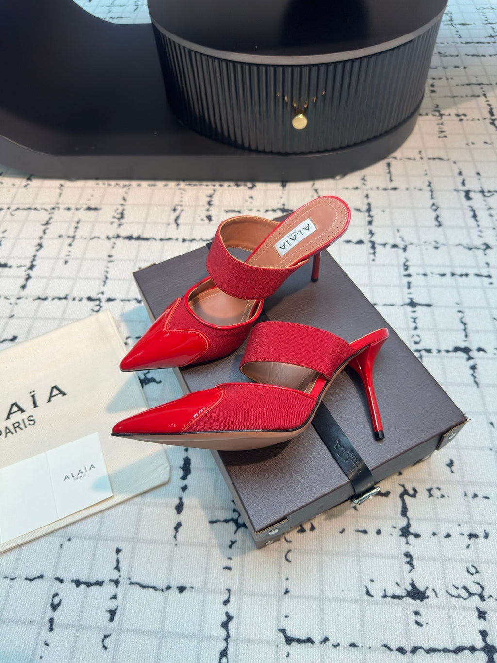 ALAIA HIGH HEEL 9 CM IN CHERRY RED CALFSKIN