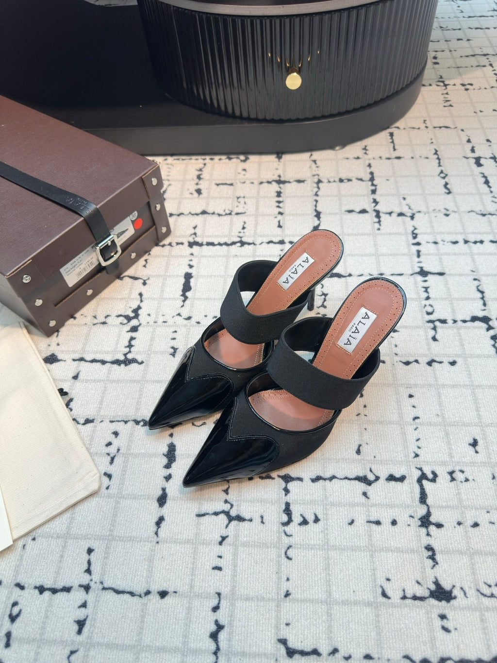 ALAIA HIGH HEEL 9 CM IN BLACK CALFSKIN