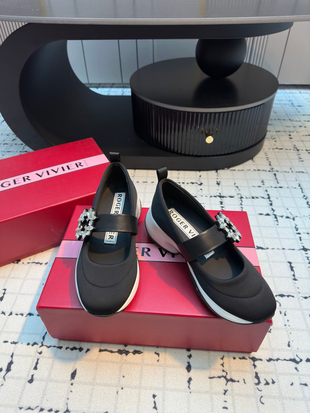 VIV' RUN BALLERINAS IN BLACK FABRIC