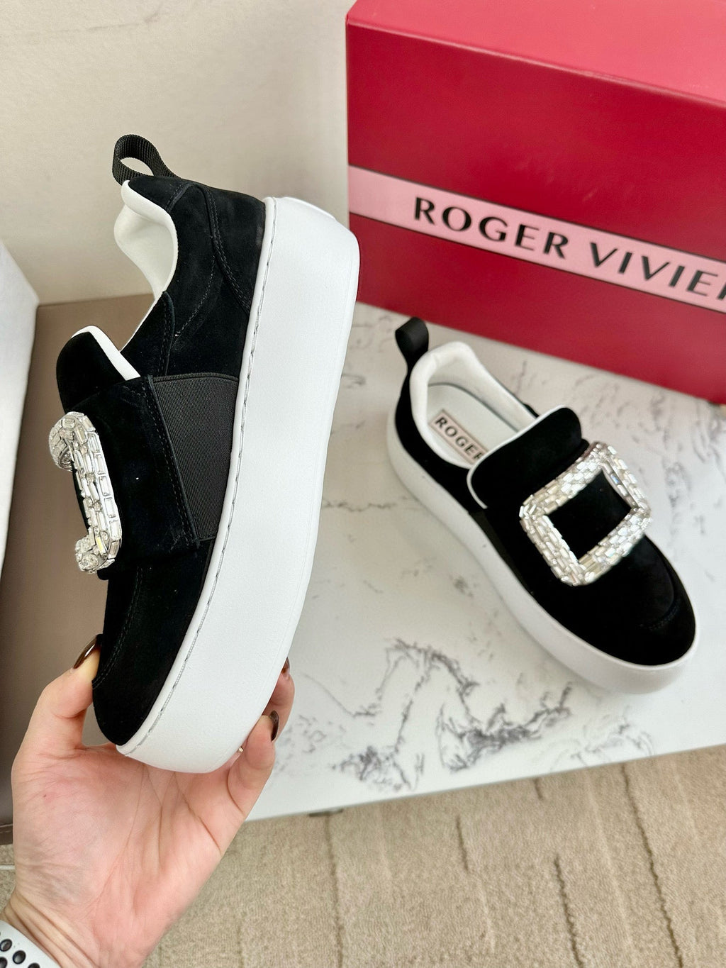 VIV' UP SNEAKERS IN BLACK SUEDE
