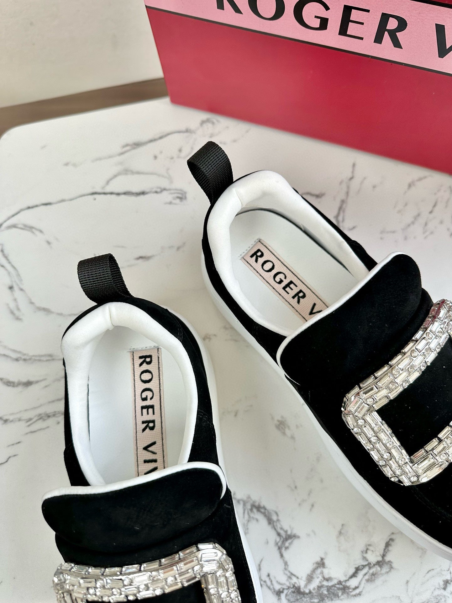 VIV' UP SNEAKERS IN BLACK SUEDE