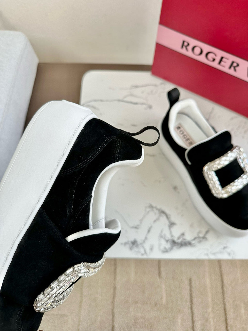 VIV' UP SNEAKERS IN BLACK SUEDE