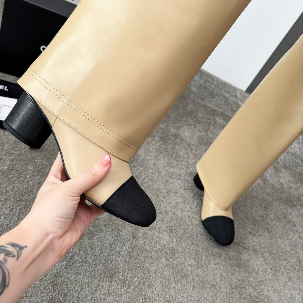 CHANEL 25S HIGH BOOTS 55MM IN CARAMEL BEIGE CALFSKIN AND BLACK CANVAS GOLD HARDWRE