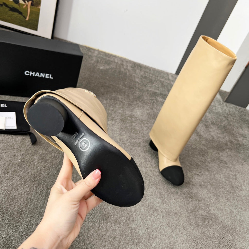 CHANEL 25S HIGH BOOTS 55MM IN CARAMEL BEIGE CALFSKIN AND BLACK CANVAS GOLD HARDWRE