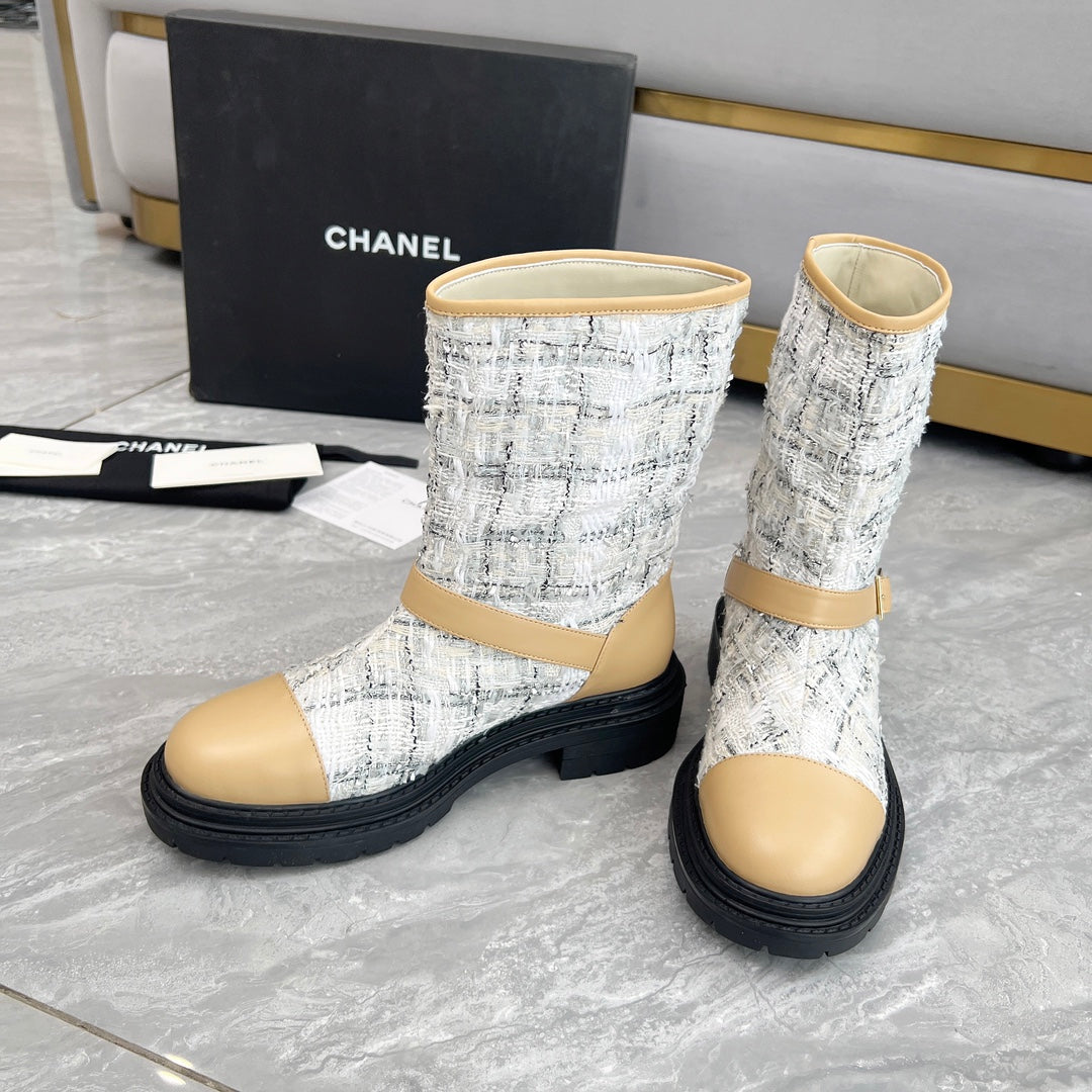 CHANEL 25S MID-CALF BOOTS 45MM IN LIGHT BROWN CALFSKIN AND WHITE TWEED GOLD HARDWRE