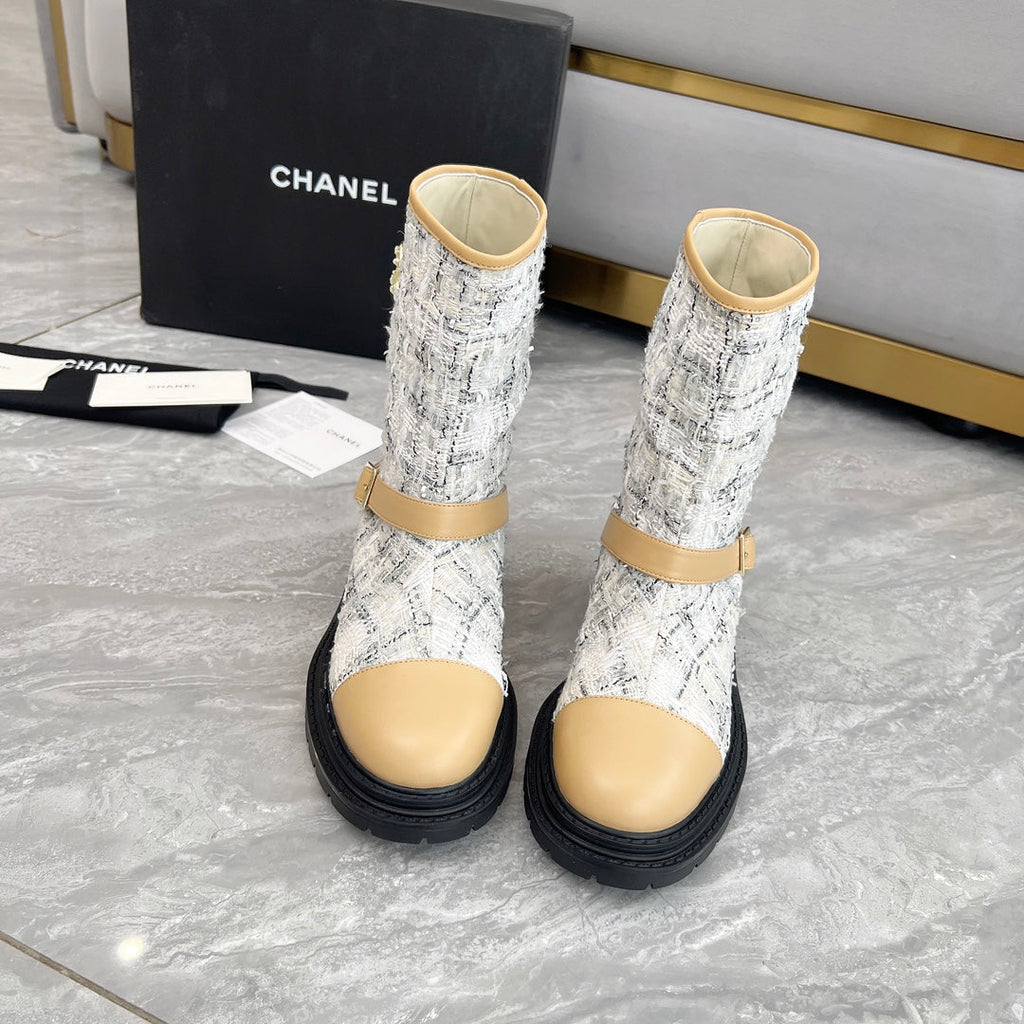CHANEL 25S MID-CALF BOOTS 45MM IN LIGHT BROWN CALFSKIN AND WHITE TWEED GOLD HARDWRE