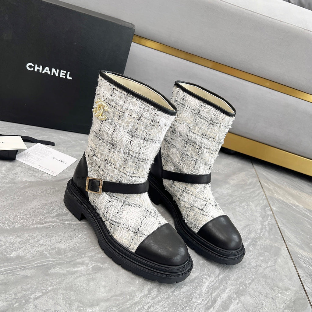 CHANEL 25S MID-CALF BOOTS 45MM IN BLACK CALFSKIN AND WHITE TWEED GOLD HARDWRE