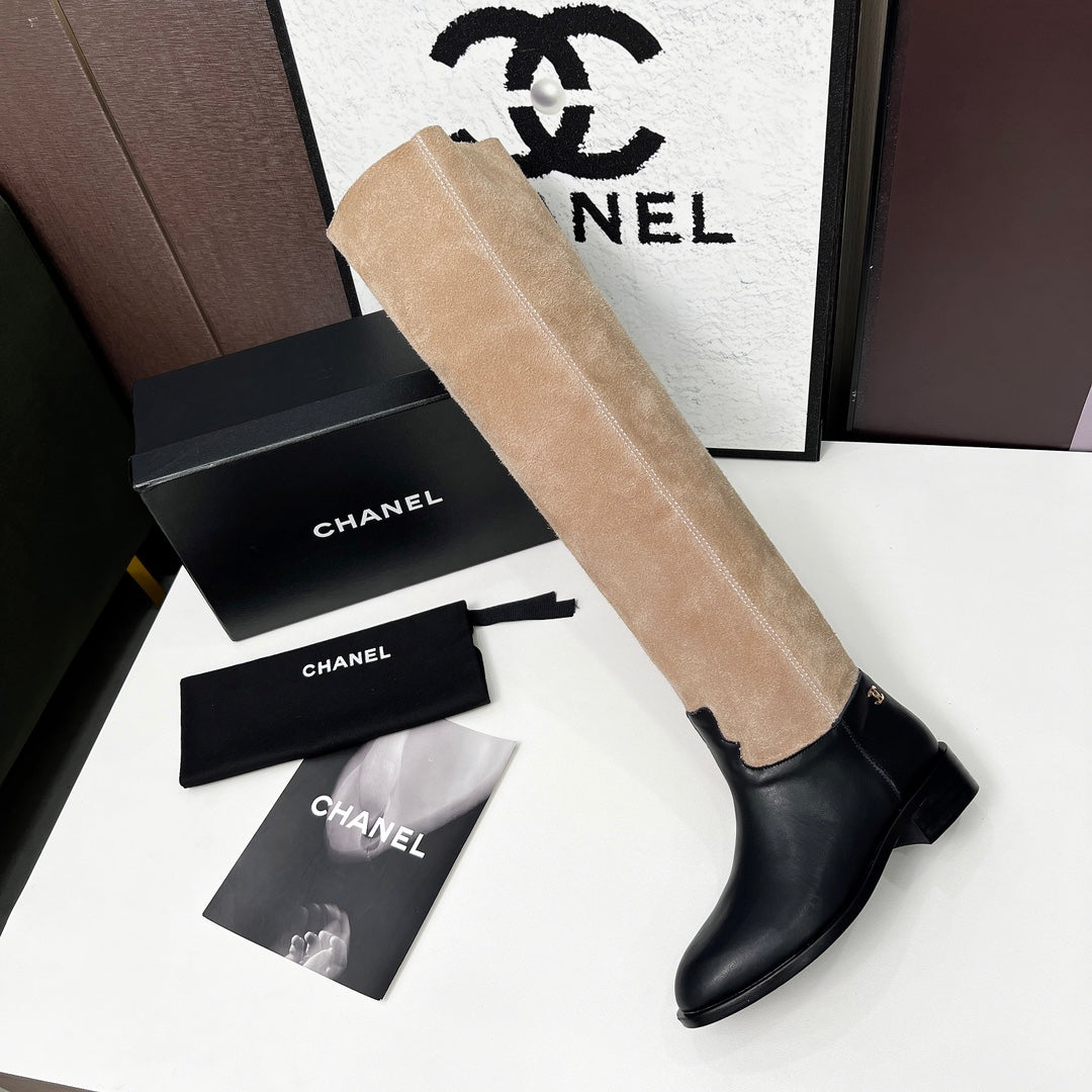 CHANEL 25S KNEE-HIGH BOOTS 35MM IN BLACK CALFSKIN AND TAUPE GRAY SUEDE
