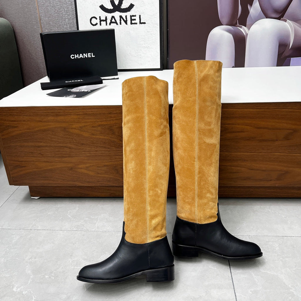 CHANEL 25S KNEE-HIGH BOOTS 35MM IN BLACK CALFSKIN AND CARAMEL SUEDE
