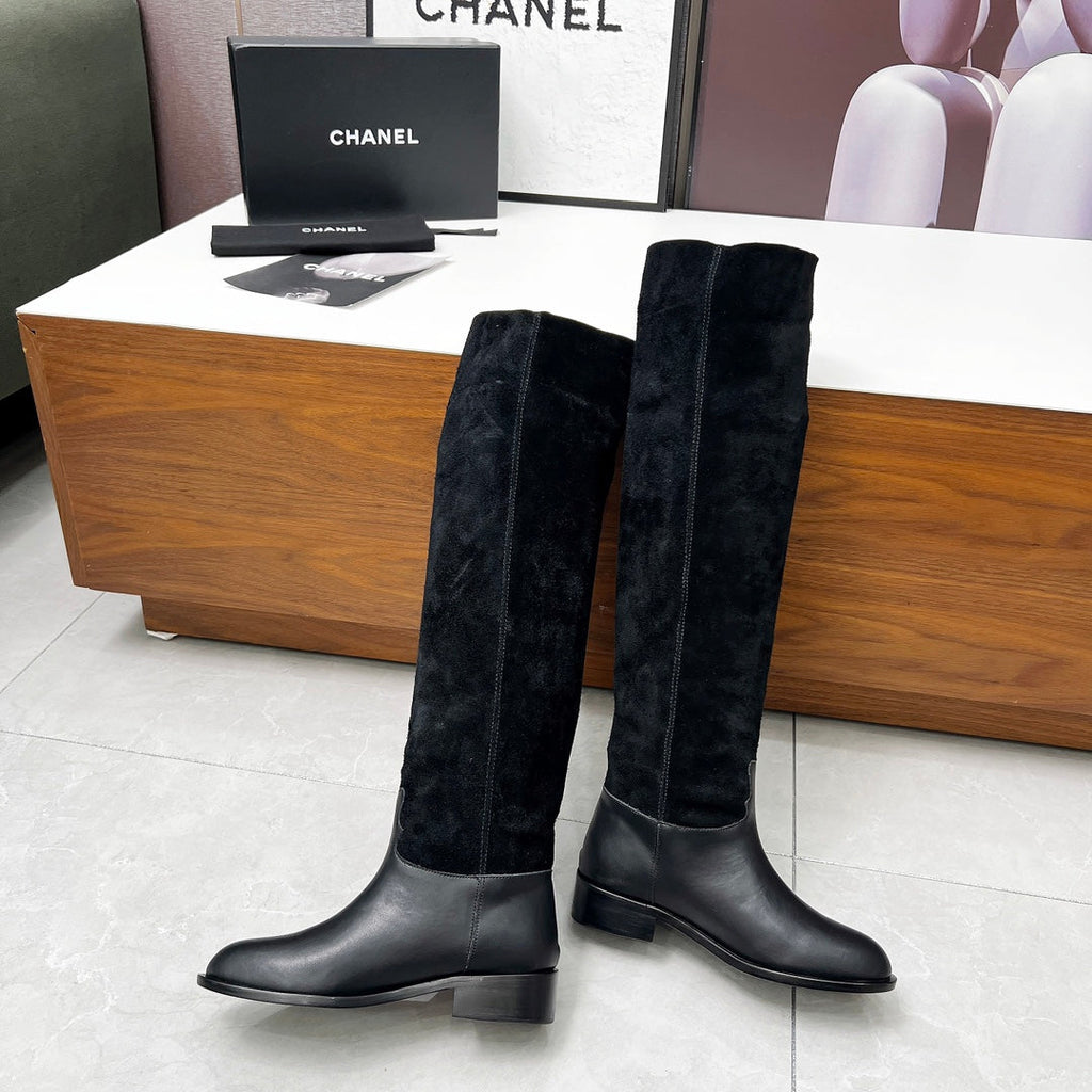 CHANEL 25S KNEE-HIGH BOOTS 35MM IN BLACK CALFSKIN AND SUEDE