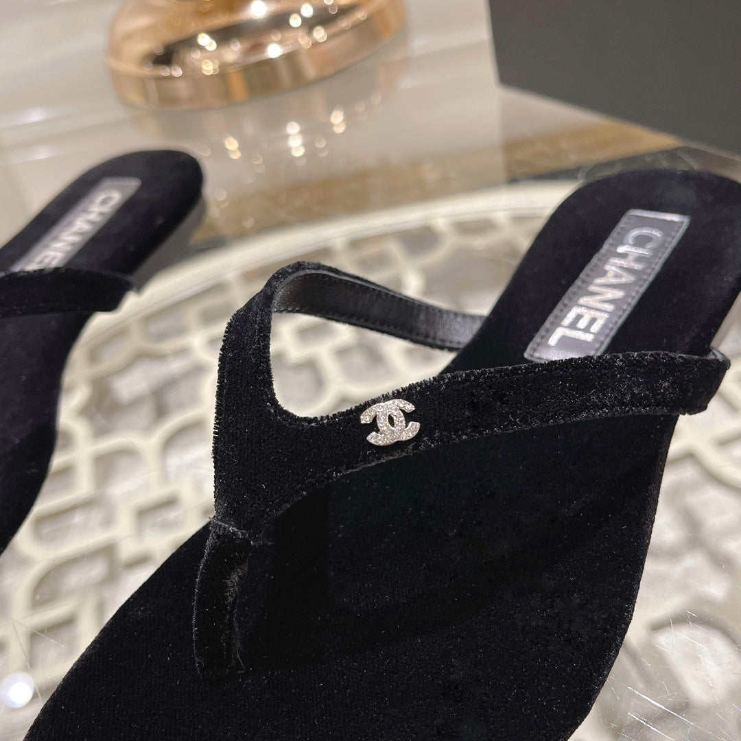 Double CC Velvet Flip Flop Thongs Black