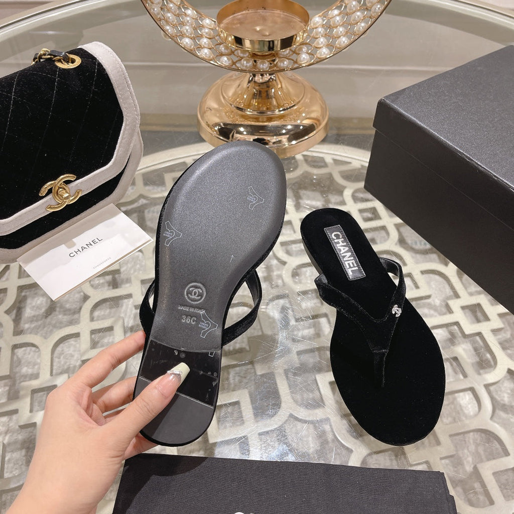 Double CC Velvet Flip Flop Thongs Black