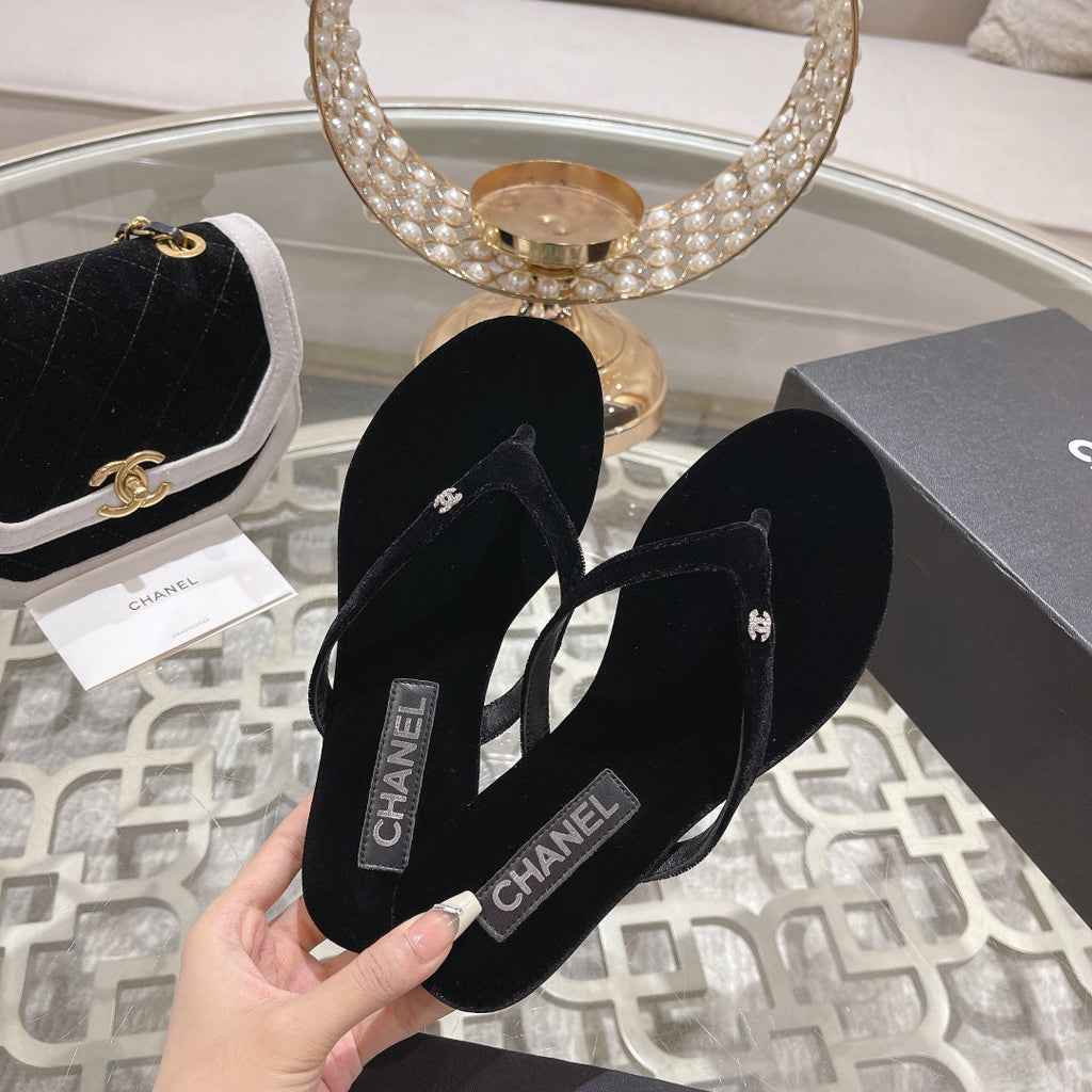 Double CC Velvet Flip Flop Thongs Black