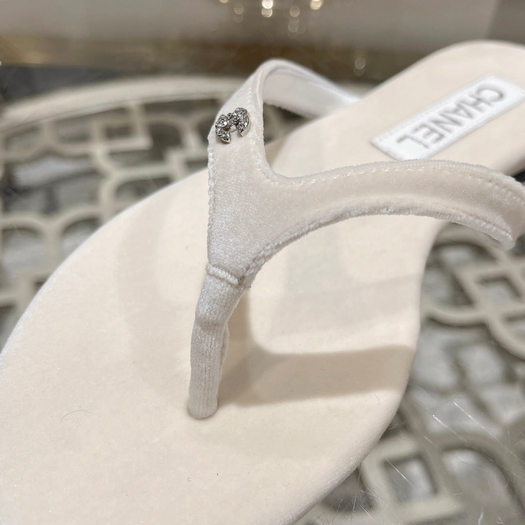 Double CC Flip Flop Thongs White Sheepskin