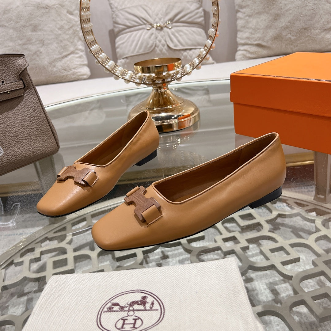 H - BUCKLE BALLET LIGHT BROWN CALFSKIN