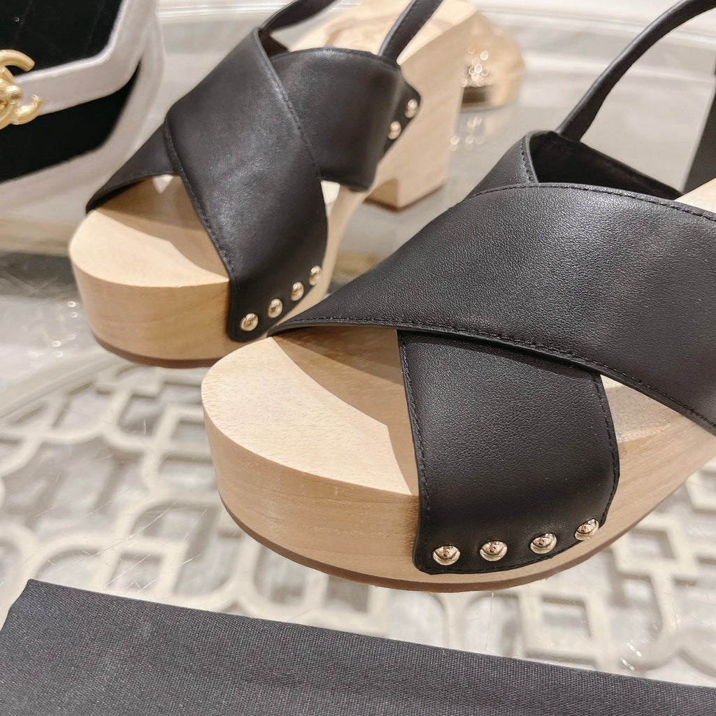 Double CC  Wood Grain Platform Sandals Black Sheepskeen