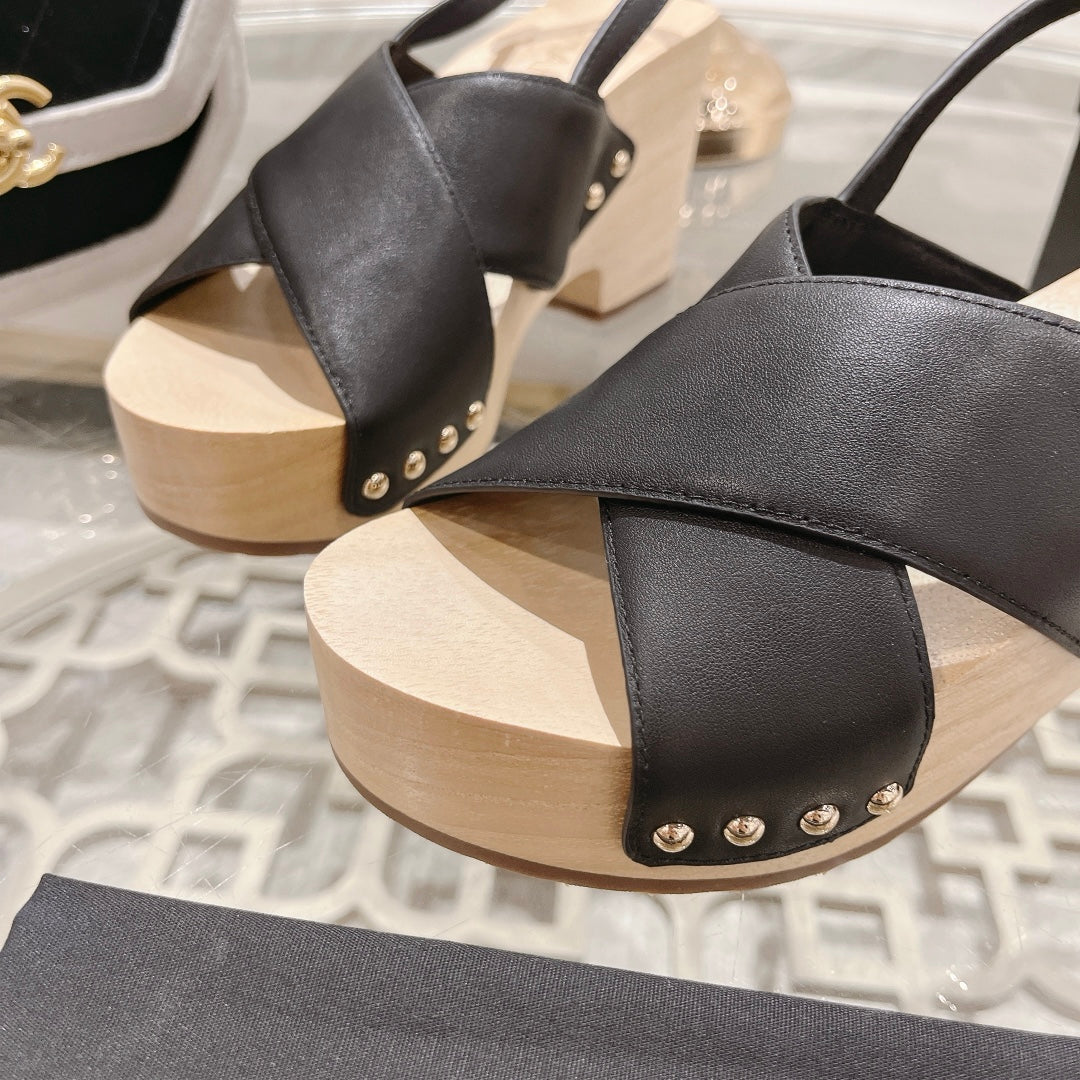 Double CC  Wood Grain Platform Sandals Black Sheepskeen
