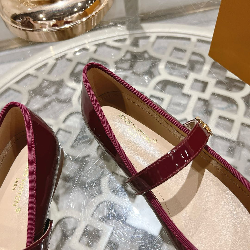 MARY JANE SHOES IN WINE RED PATENT CALFSKIN
