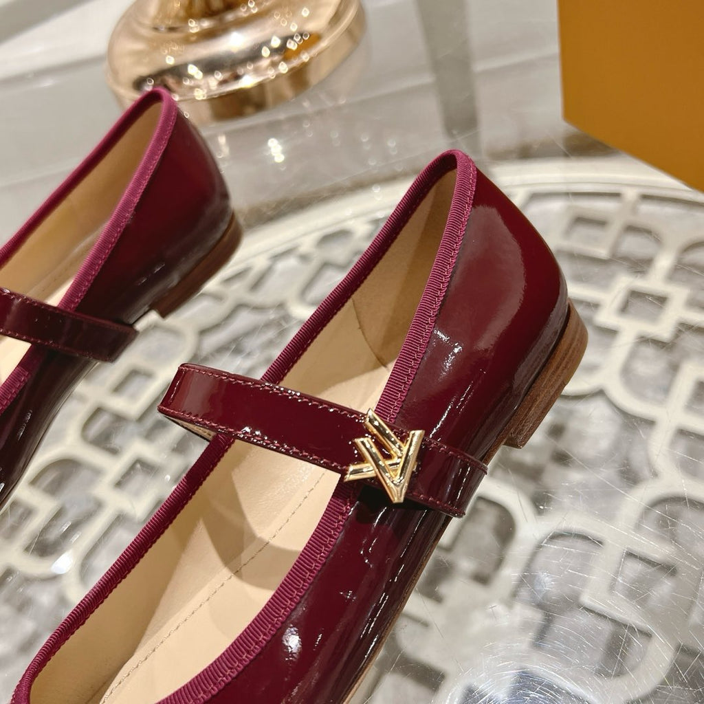 MARY JANE SHOES IN WINE RED PATENT CALFSKIN