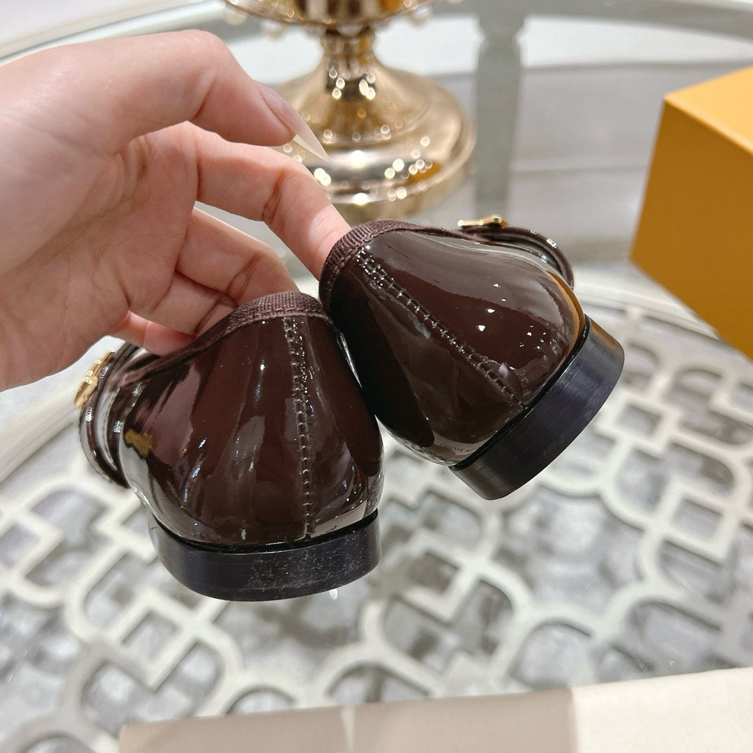 MARY JANE SHOES IN WALNUT BROWN PATENT CALFSKIN