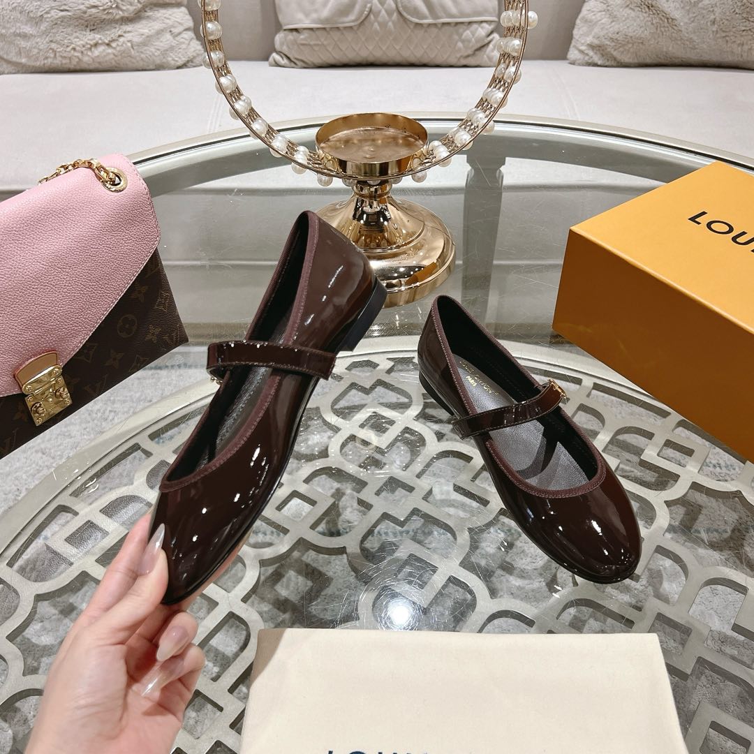 MARY JANE SHOES IN WALNUT BROWN PATENT CALFSKIN