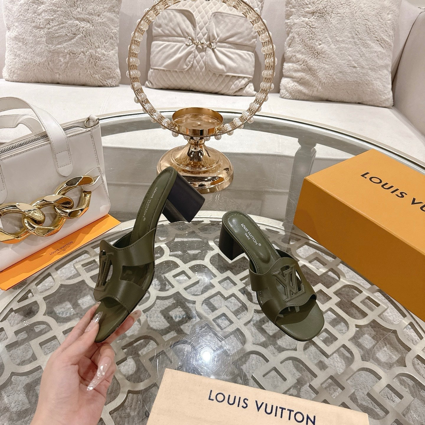 ISOLA HIGH 55 MM MULE IN ARMY GREEN CALFSKIN