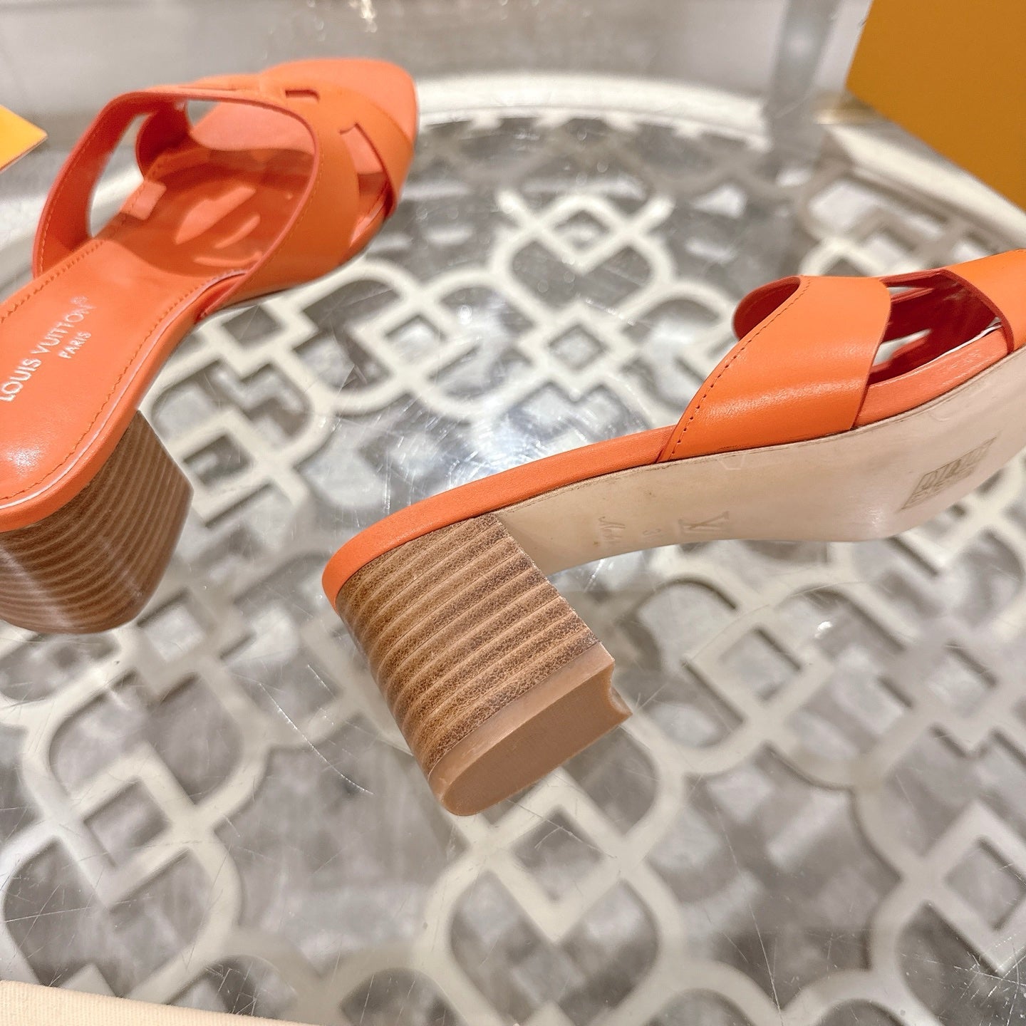 ISOLA HIGH 55 MM MULE IN VIVID ORANGE CALFSKIN