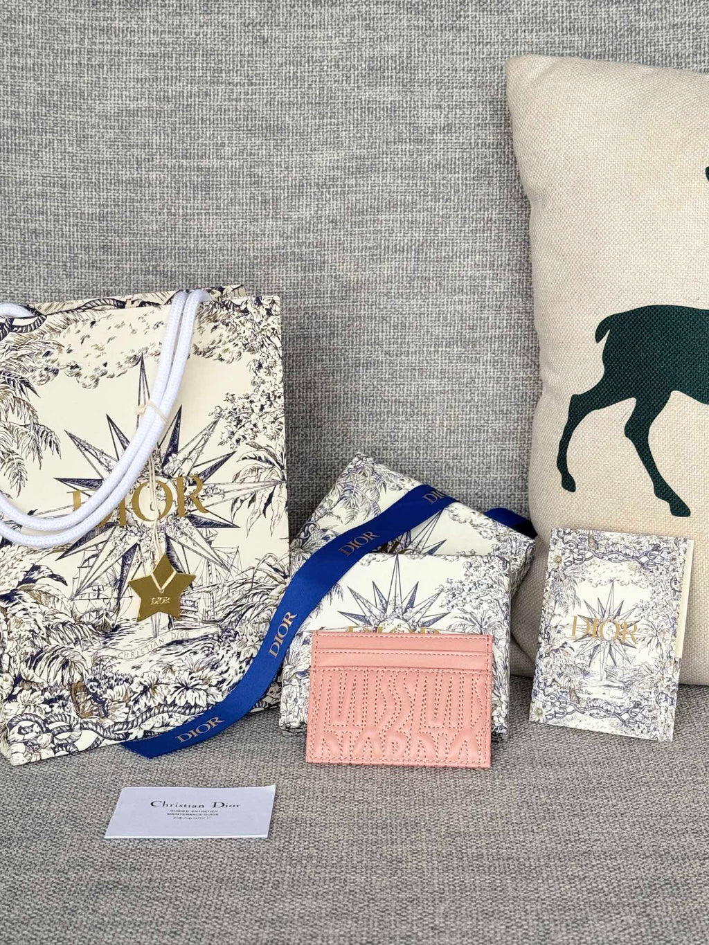 FREESIA CARD HOLDER 10 IN BABY PINK QUILTED ALLOVER CALFSKIN