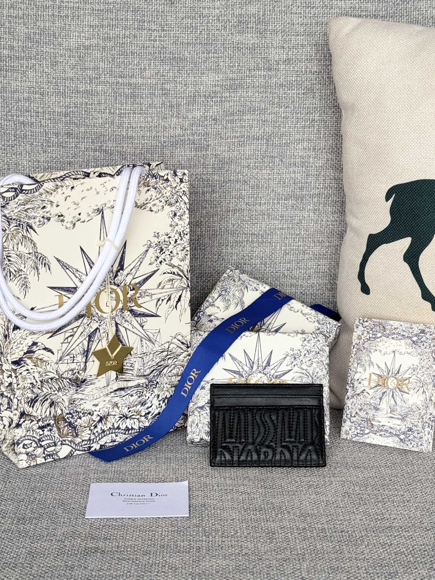 FREESIA CARD HOLDER 10 IN BLACK QUILTED ALLOVER CALFSKIN