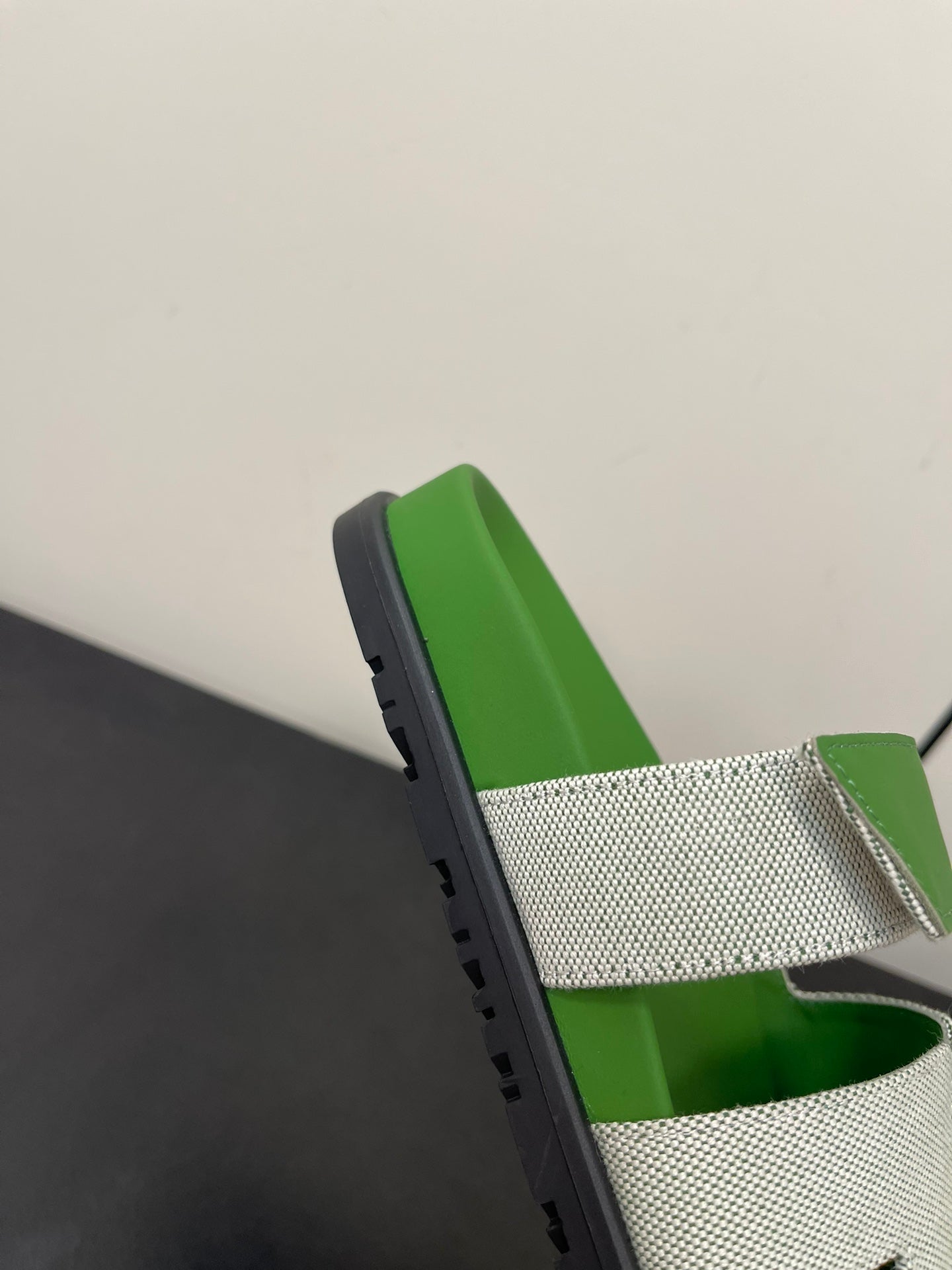 CHYPRE SANDAL GREEN MIX CREAM CALFSKIN