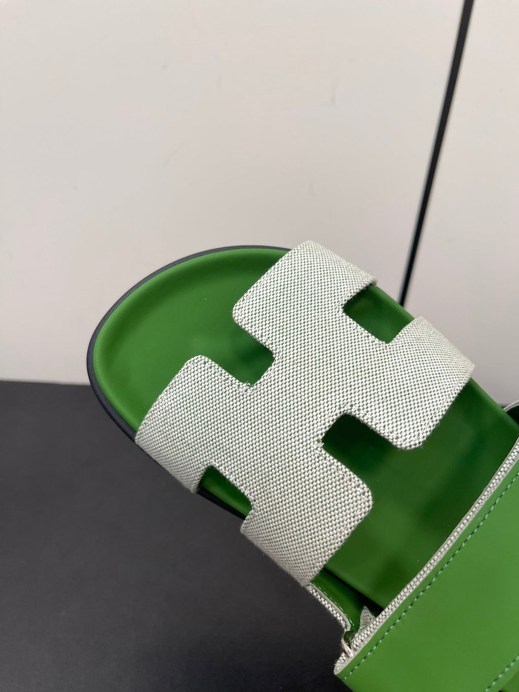 CHYPRE SANDAL GREEN MIX CREAM CALFSKIN