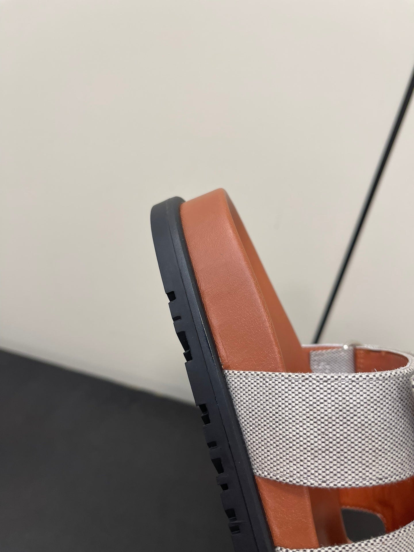 CHYPRE SANDAL ORANGE MIX CREAM CALFSKIN