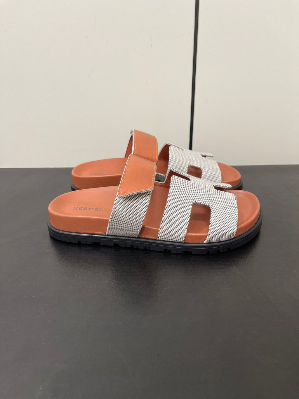 CHYPRE SANDAL ORANGE MIX CREAM CALFSKIN