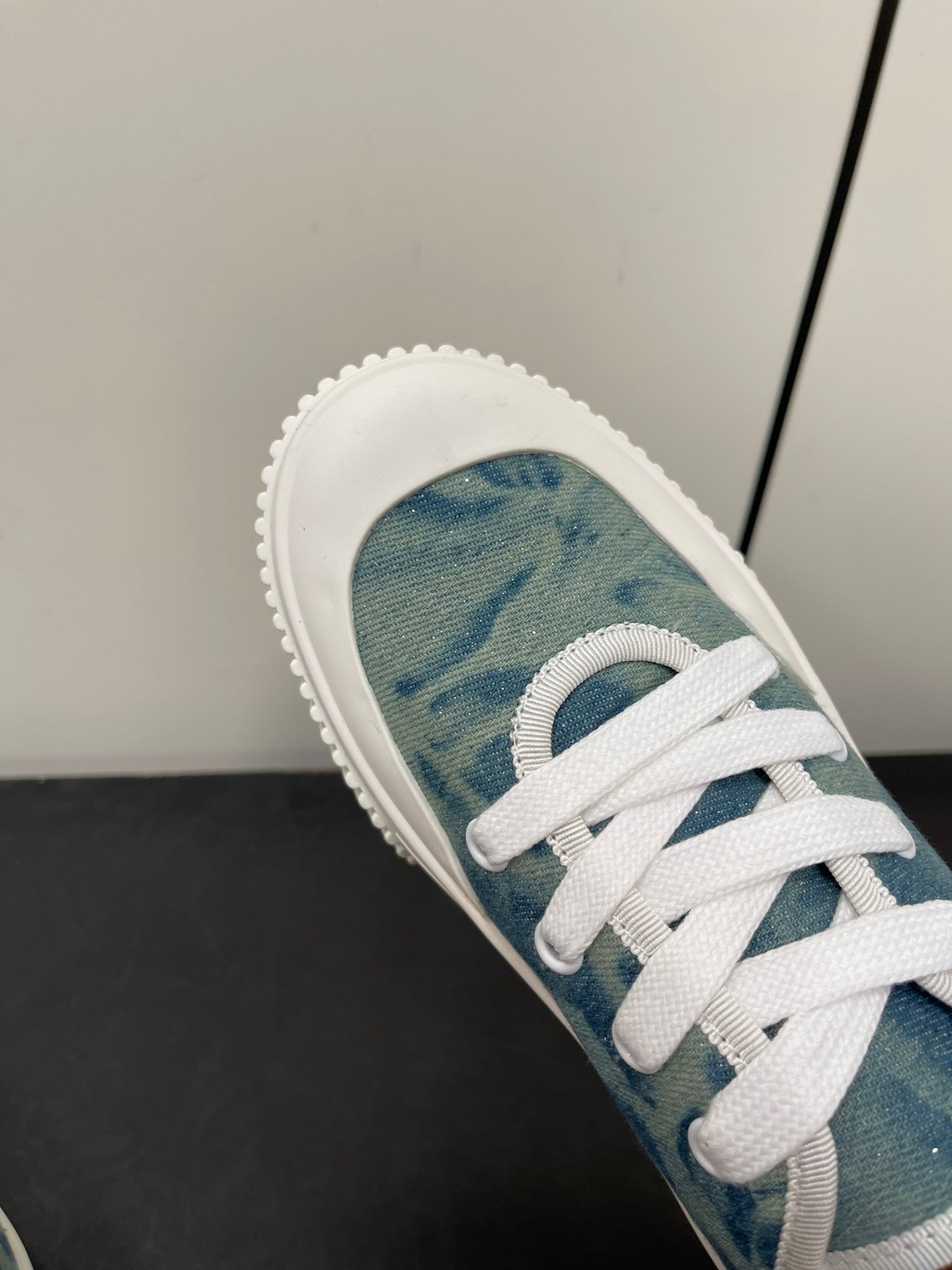 LP CLASSIC BISCUIT SNEAKER SAPPHIRE CALFSKIN