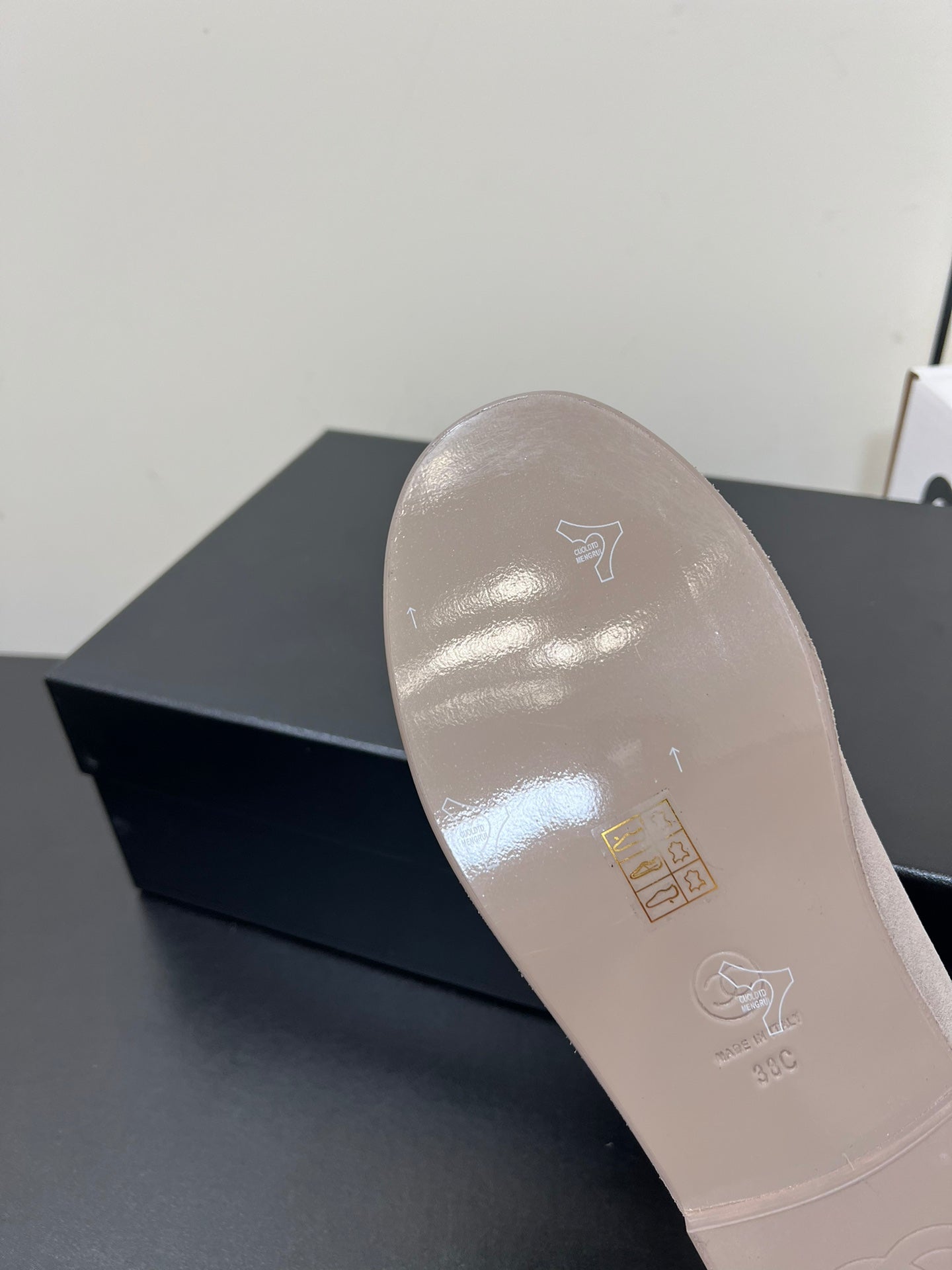 LOAFER IN KHAKI BROWN SUEDE AND SOLF FLEECE LINING