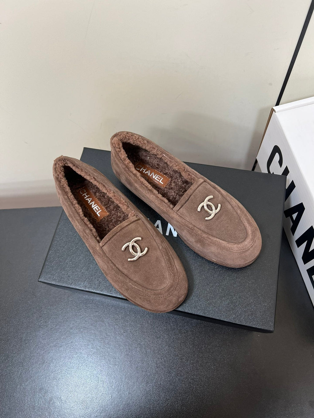 LOAFER IN PENNY BROWN SUEDE AND SOLF FLEECE LINING