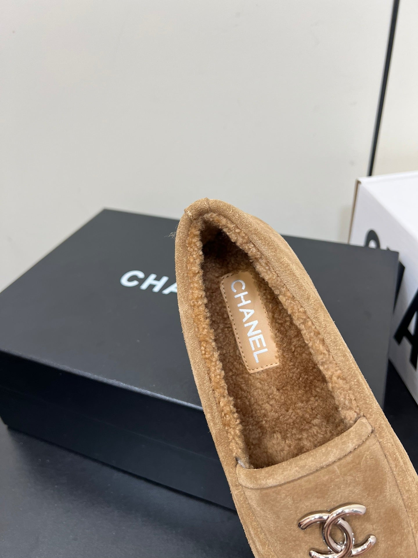 LOAFER IN SEPIA TAN SUEDE AND SOLF FLEECE LINING