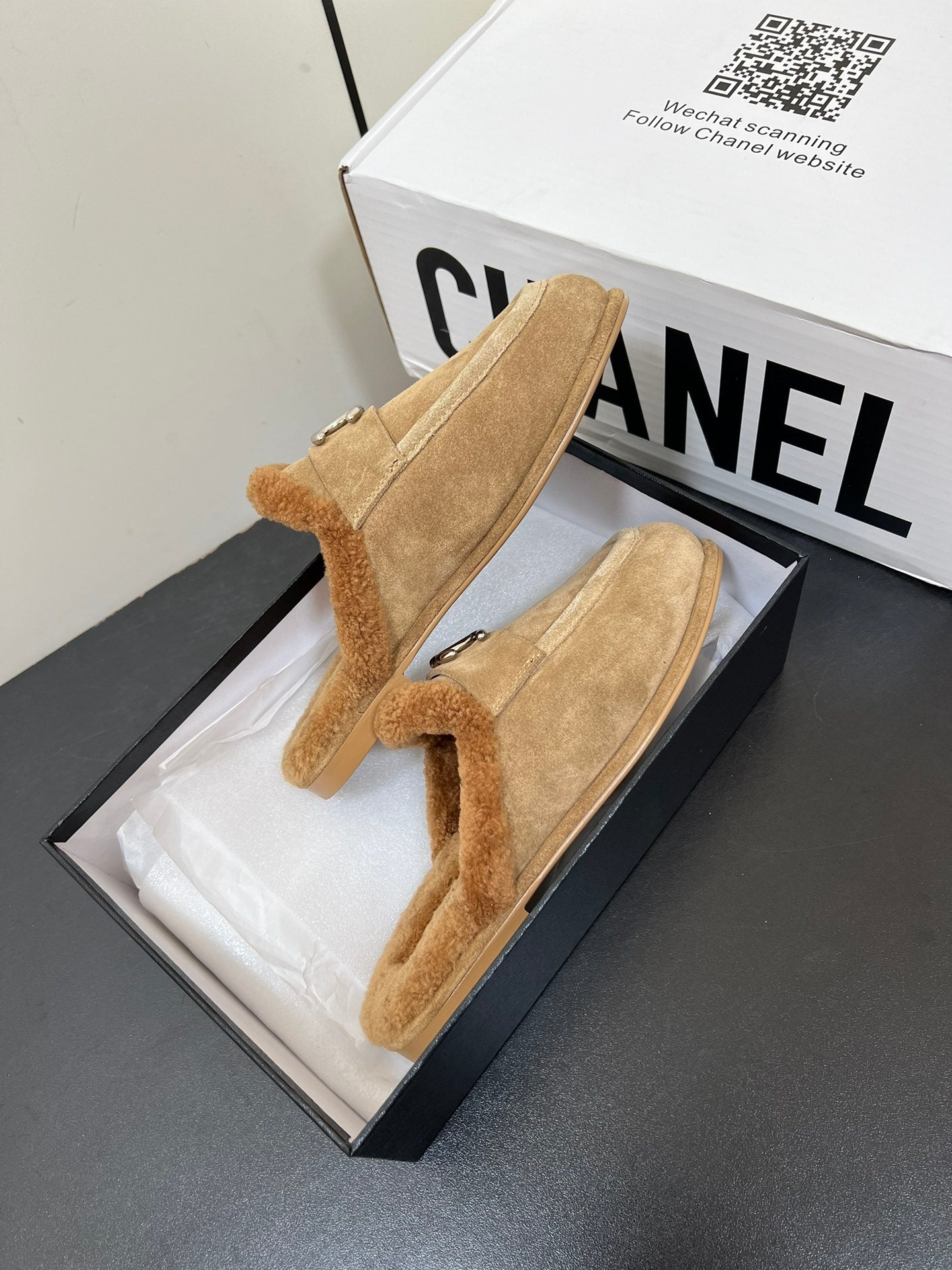 LOAFERS MULE IN PEANUT BROWN SUEDE AND FLEECE LINING