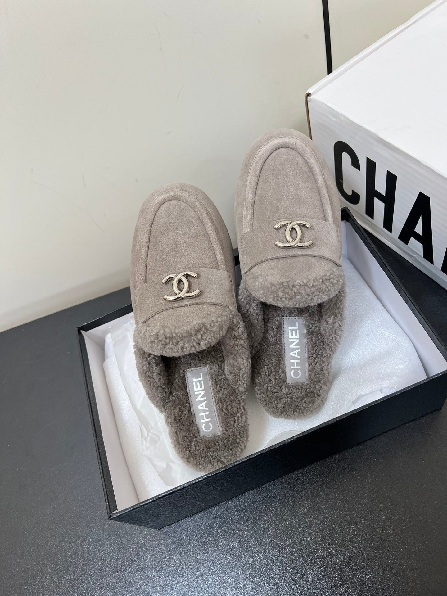 LOAFERS MULE IN DESERT BROWN SUEDE AND FLEECE LINING