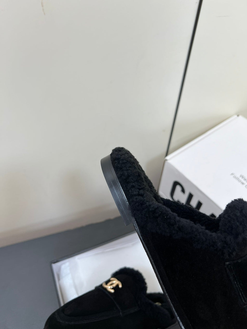 LOAFERS MULE IN BLACK SUEDE AND FLEECE LINING